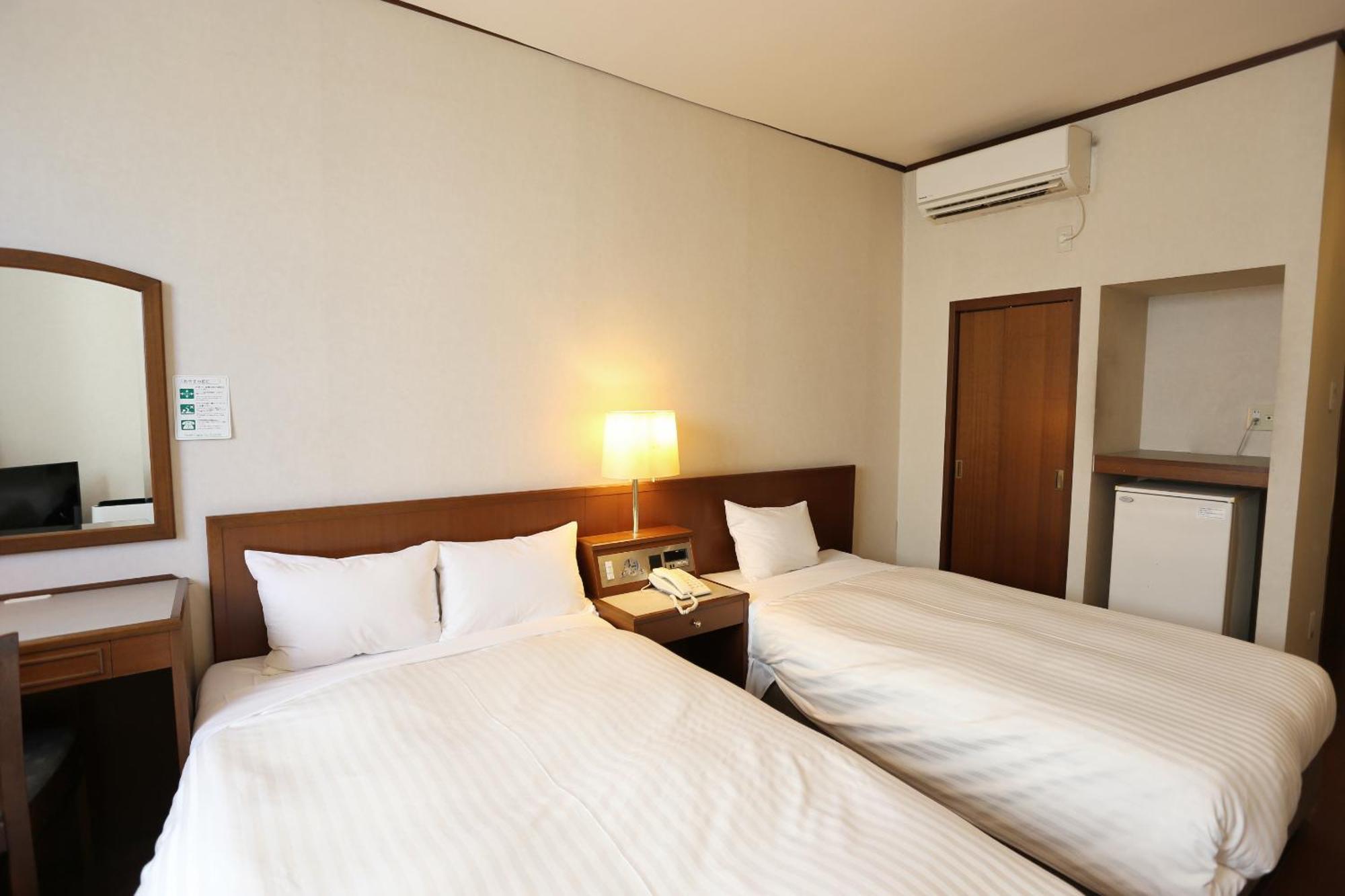 Hotel Castle Inn סוזוקה מראה חיצוני תמונה